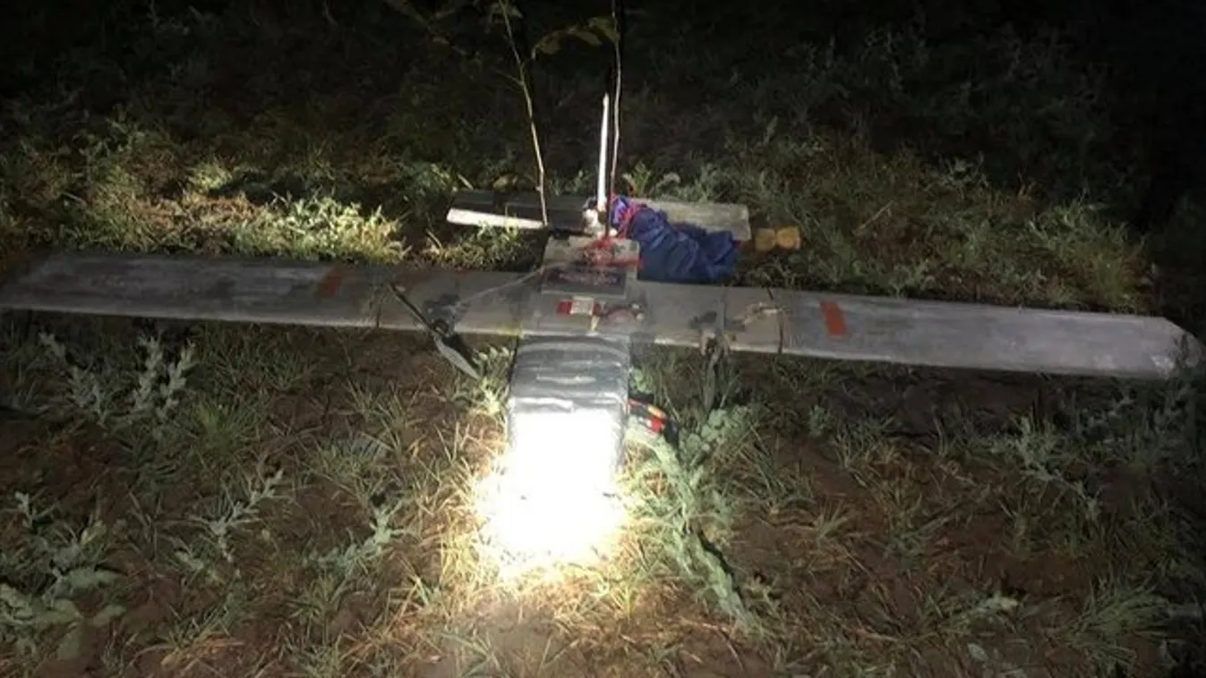 Rejtélyes, pilóta nélküli kisrepülő zuhant a határőrök elé, riadóztatták a fegyveres erőket