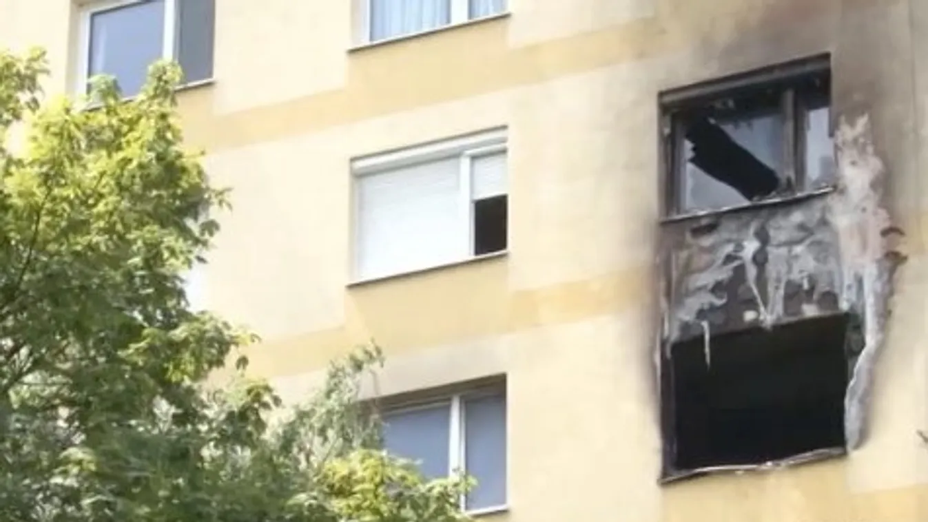Felkavaró: Lakásában haldoklott a győri mentős, kintről kamerázták - halálra égett egy cigicsikk miatt - Videó