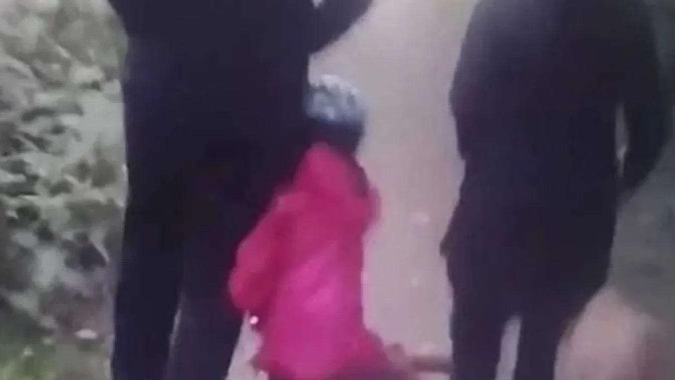 Forrong az internet népe a hatéves kislányt felborító pár miatt – de vajon igazuk van? – videó