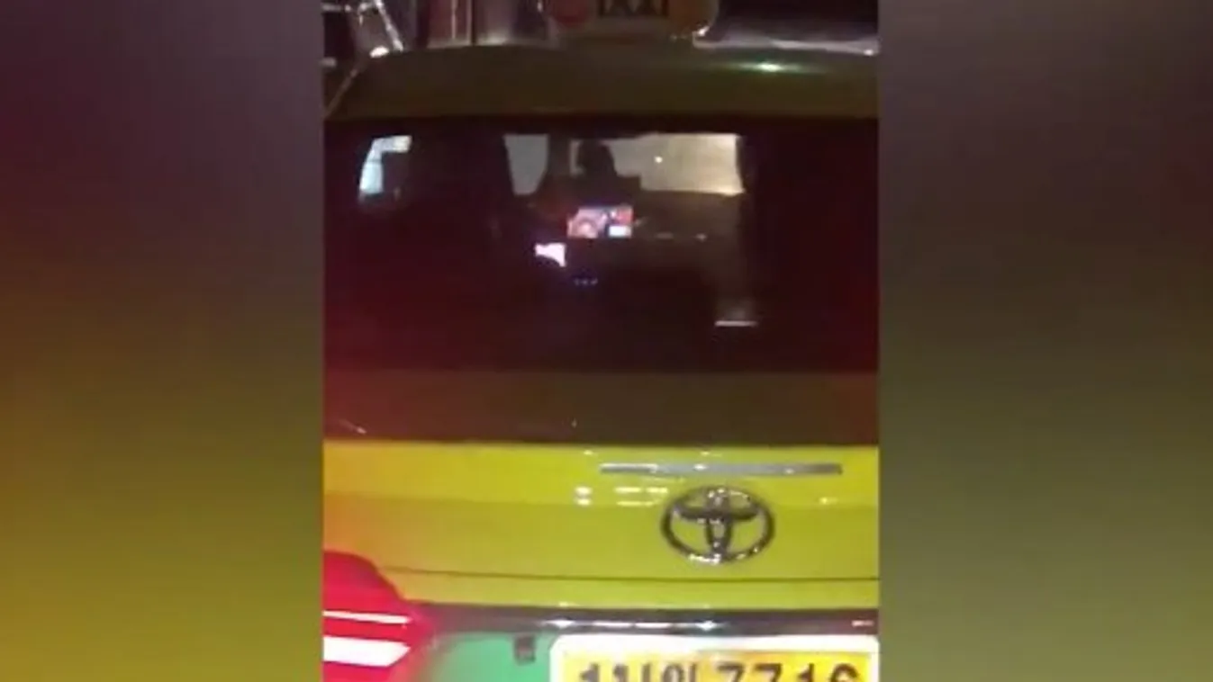 Azért csak kellemetlen, ha a taxis pornót néz előtted a forgalomban