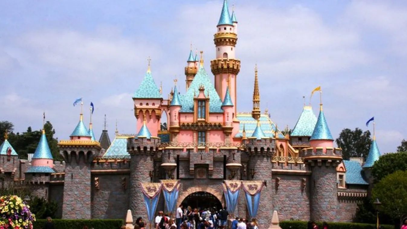 Sose találná ki, mi az a két szó, amit nem mondhat ki egy Disneyland-dolgozó