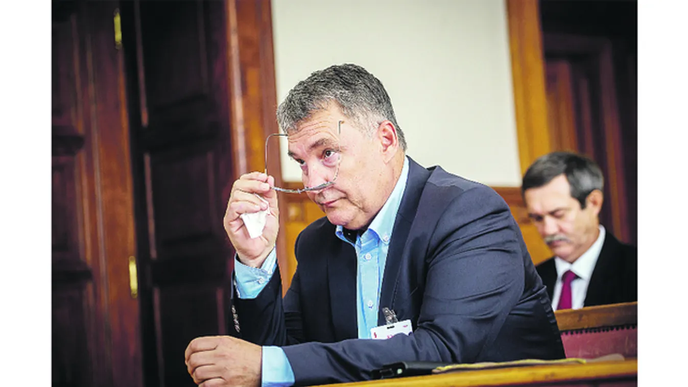 Munkanélküliként él a volt miniszter