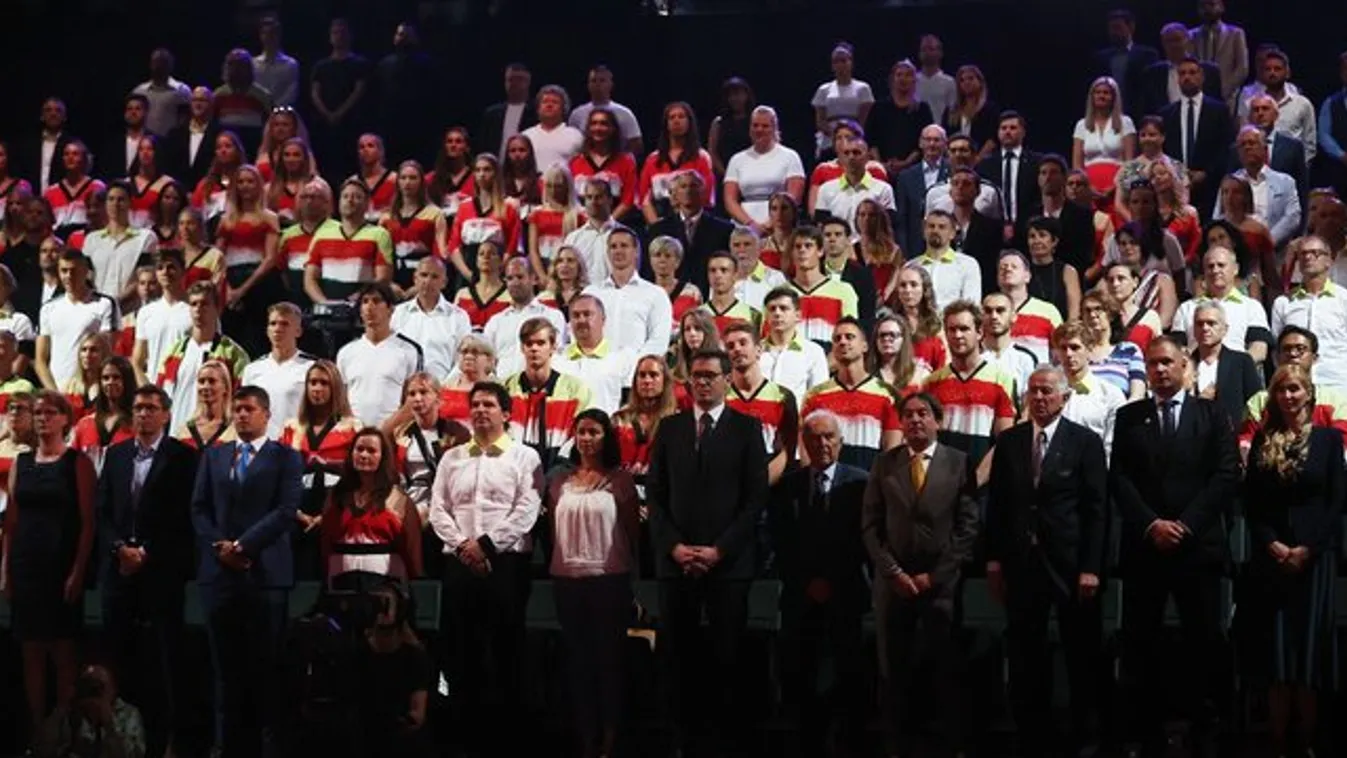 Megvesznek a japánok a kimonót viselő magyar olimpikonokért - fotó