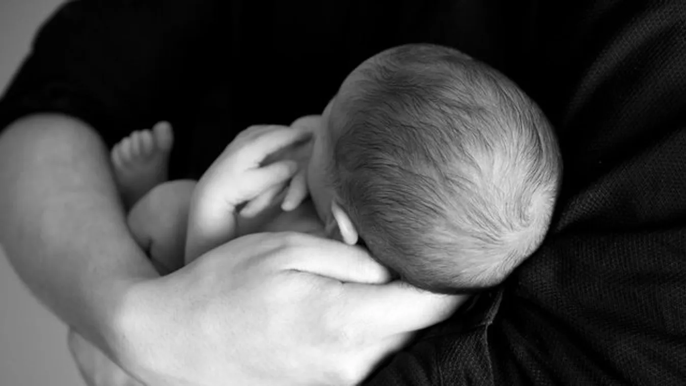 Metadon is volt az elhunyt kisbaba vérében, akit édesanyja anyatejjel etetett