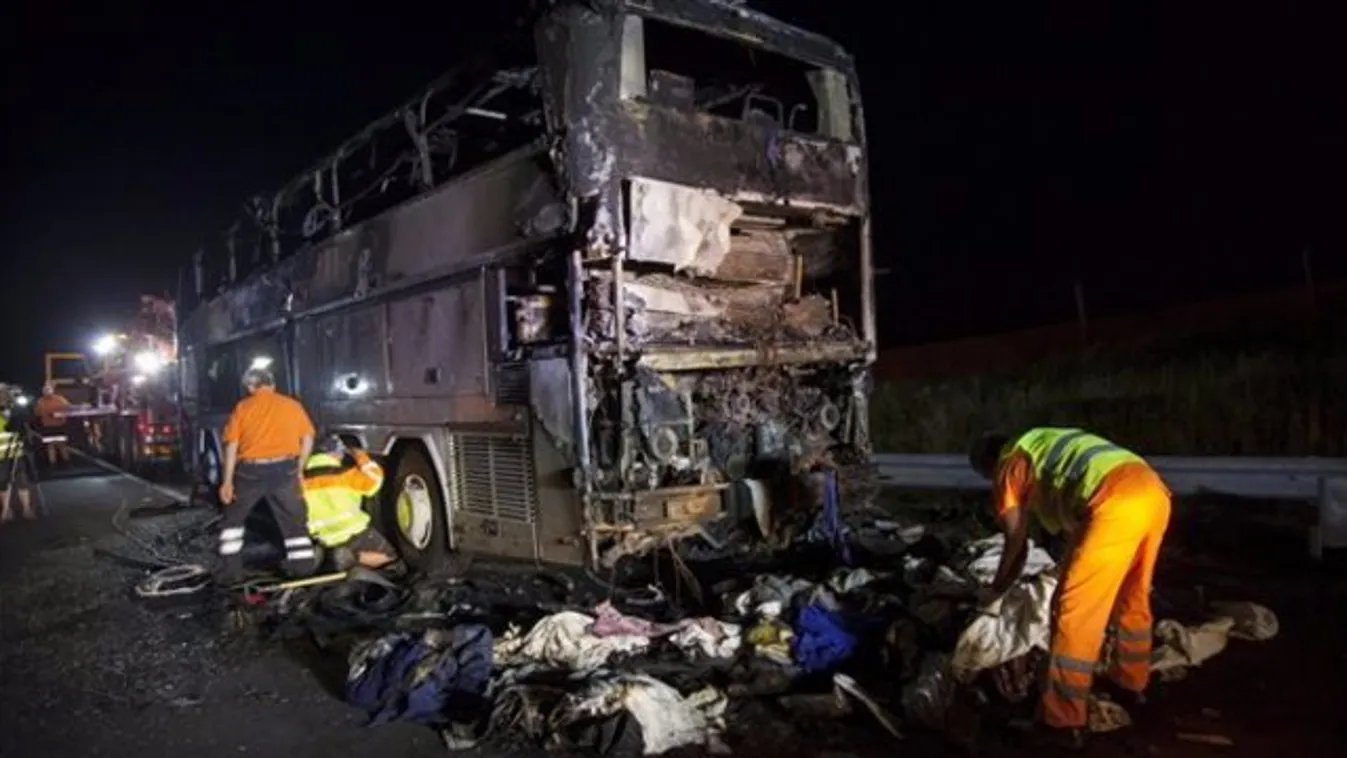 32 utast szállított a busz, ami romhalmazzá égett az M7-esen - fotók