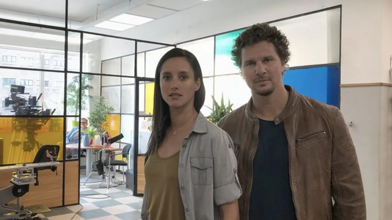 A főszereplő kiválása után is folytatódik az RTL sorozata - íme az első fotó az új párosról!