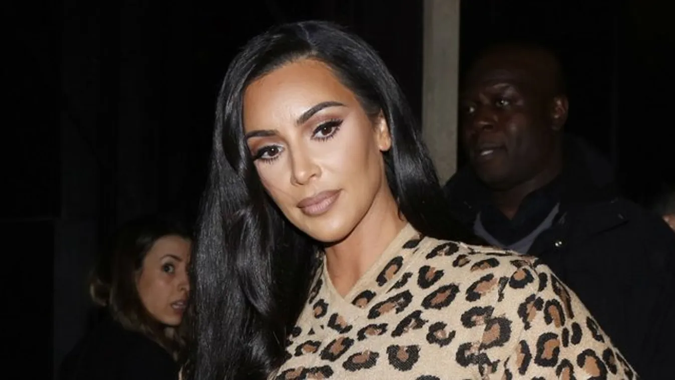 Nála tényleg ritka pillanat: smink nélkül mutatta meg magát Kim Kardashian - fotó