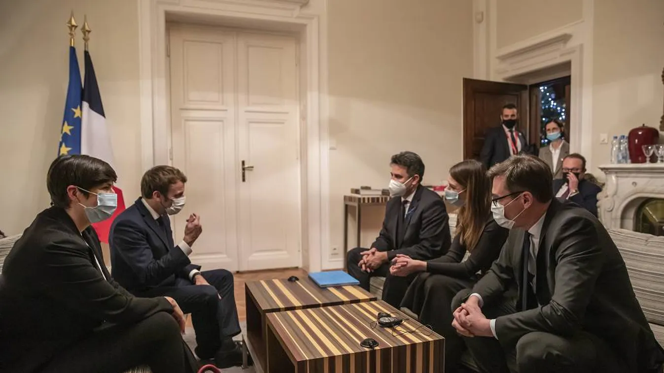 Macron találkozott a hazai baloldallal, magyar zászló sehol