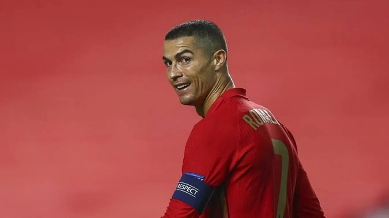 Közel egymilliárdot fizetett a luxusjárgányért: Benzema vette rá Ronaldót a Bugattira