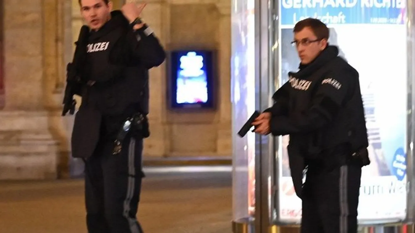 Felkavaró videók: Lövöldözés volt egy bécsi zsinagógában, halálos áldozat is van – 18+