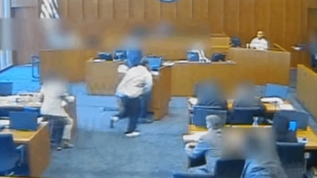 Bíróságon lőtték le a vádlottat, most került ki csak a felvétel