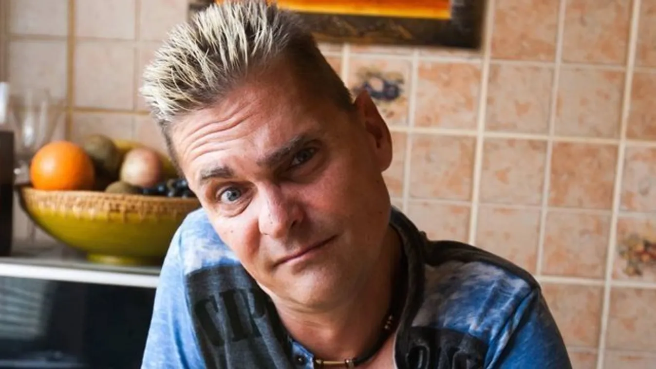 Olyan helyen jött rá a hasmenés MC Hawerre, 10 ezer forintra megbüntették