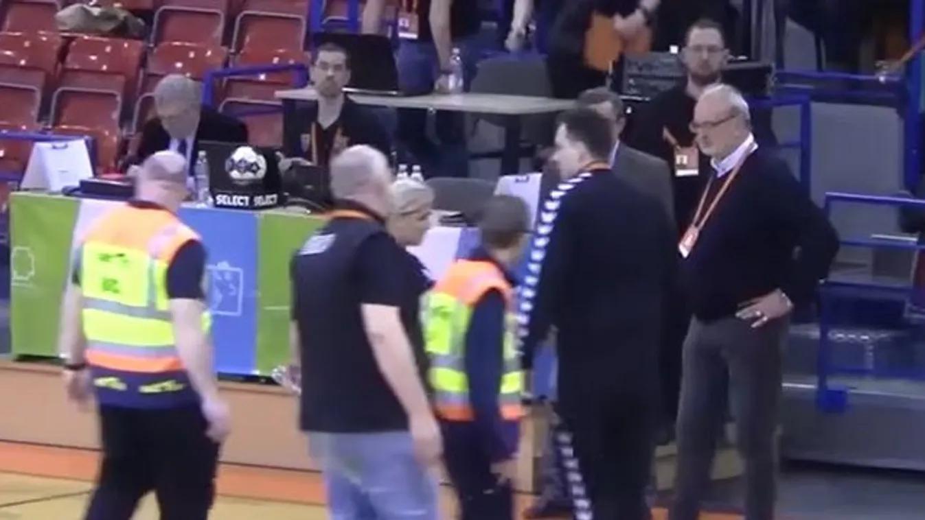 A váci trénert leköpték, mégis fizetnie kell - videó