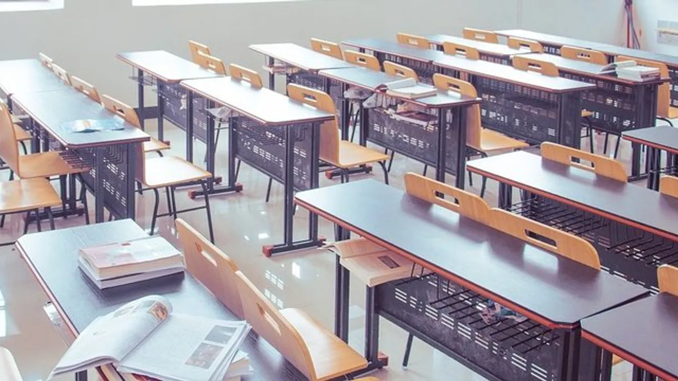Lehet ennél kínosabb? Pornót vetített véletlenül tanítványainak egy egyetemi professzor