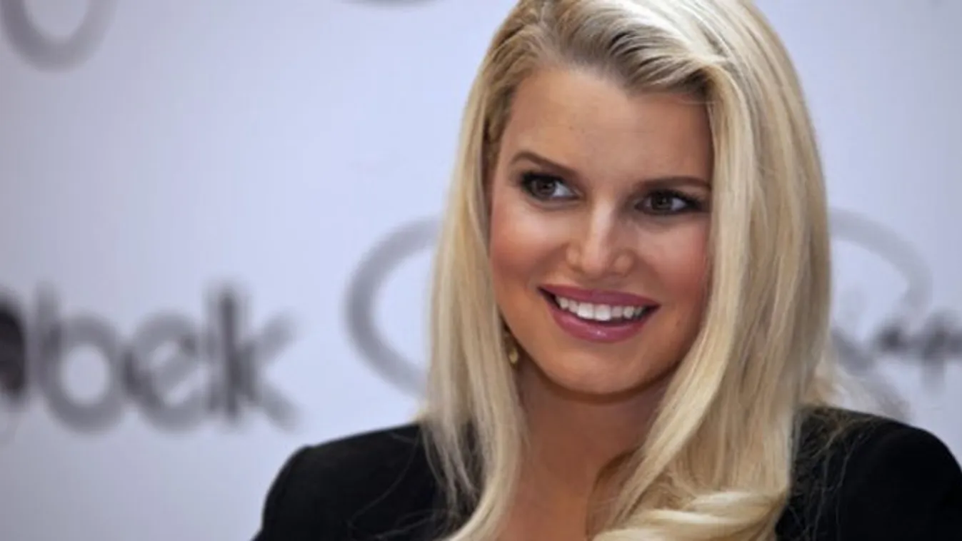 Hoppá! Jessica Simpson fél év alatt 45 kilót dobott le magáról