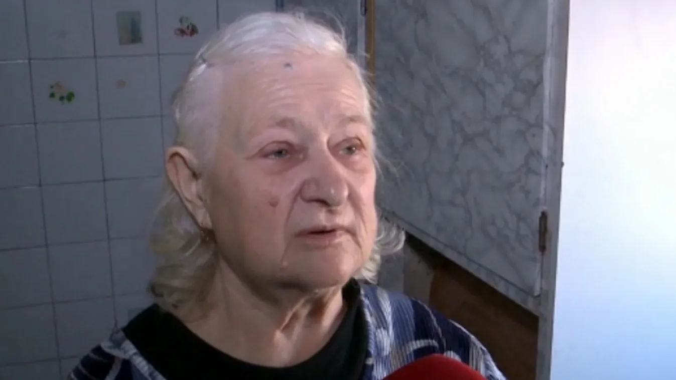 Bottal fenyegette és leköpte unokáját az esztergomi asszony - videó