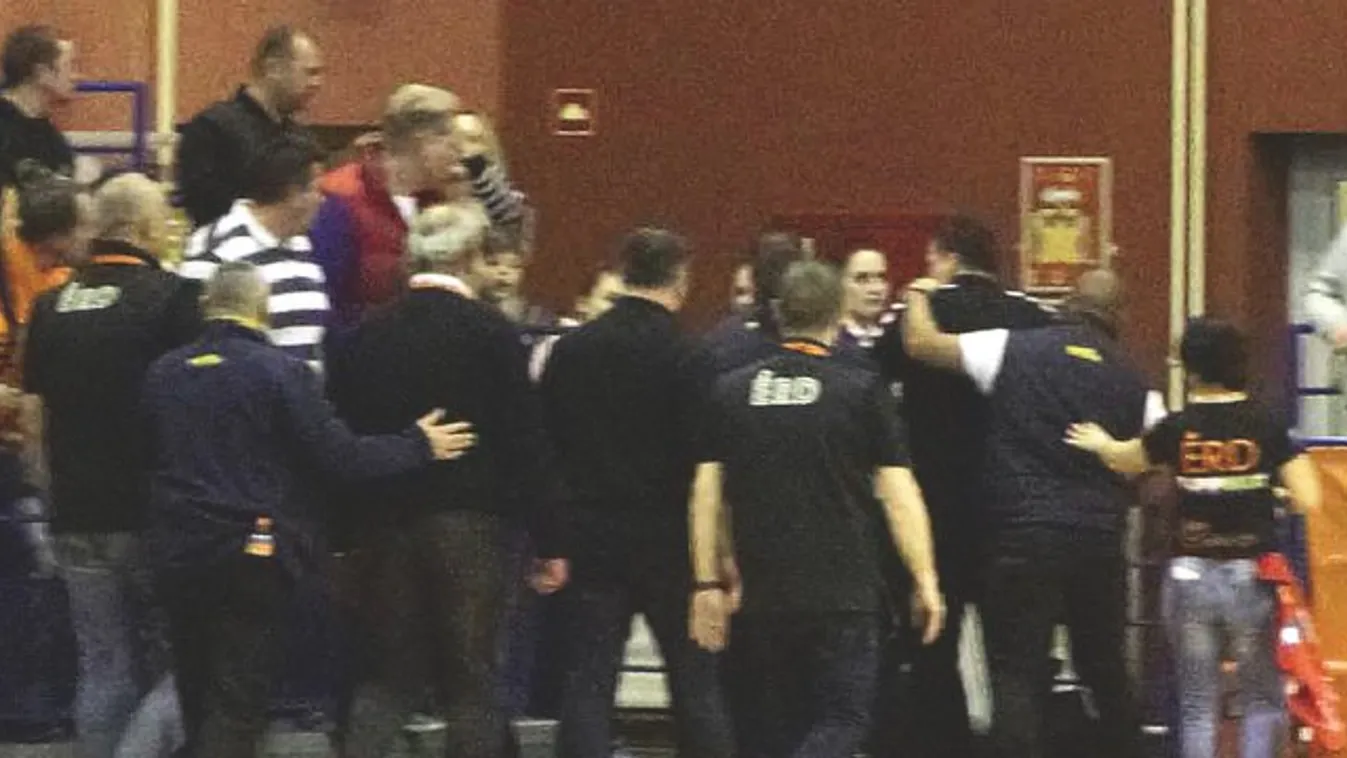 Botrány! Feljelentést tett a Vác megalázott edzője miatt - videó