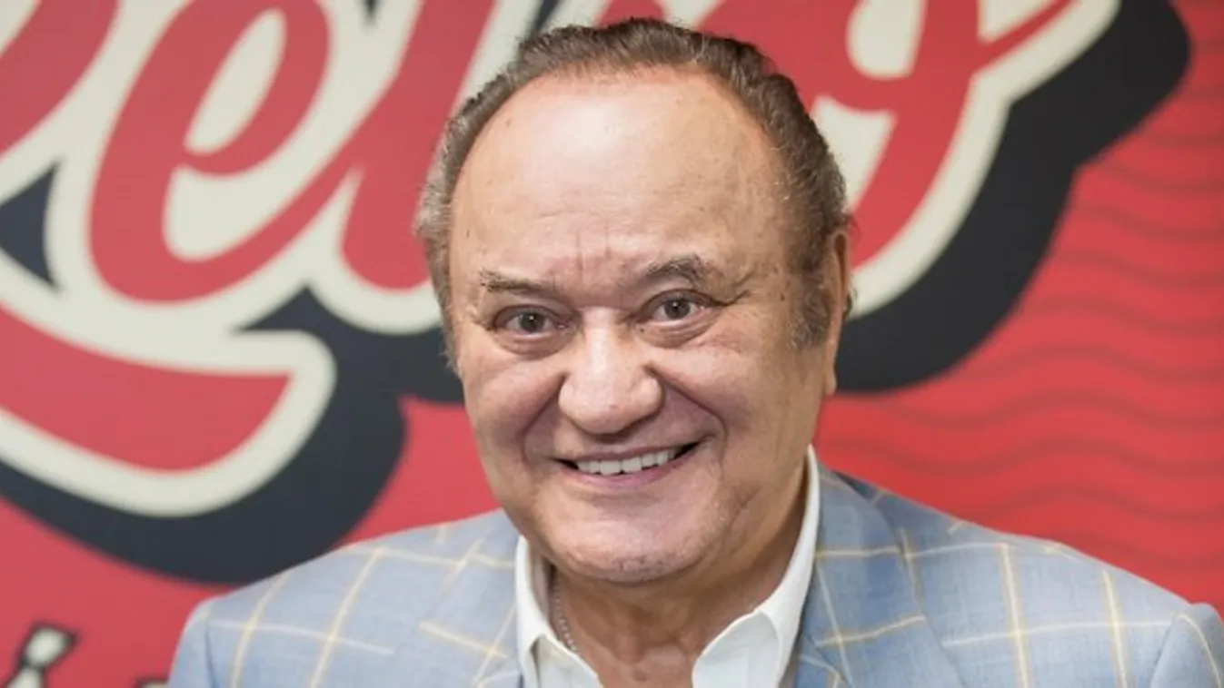 Korda György nevével árulnak kocsit, házat