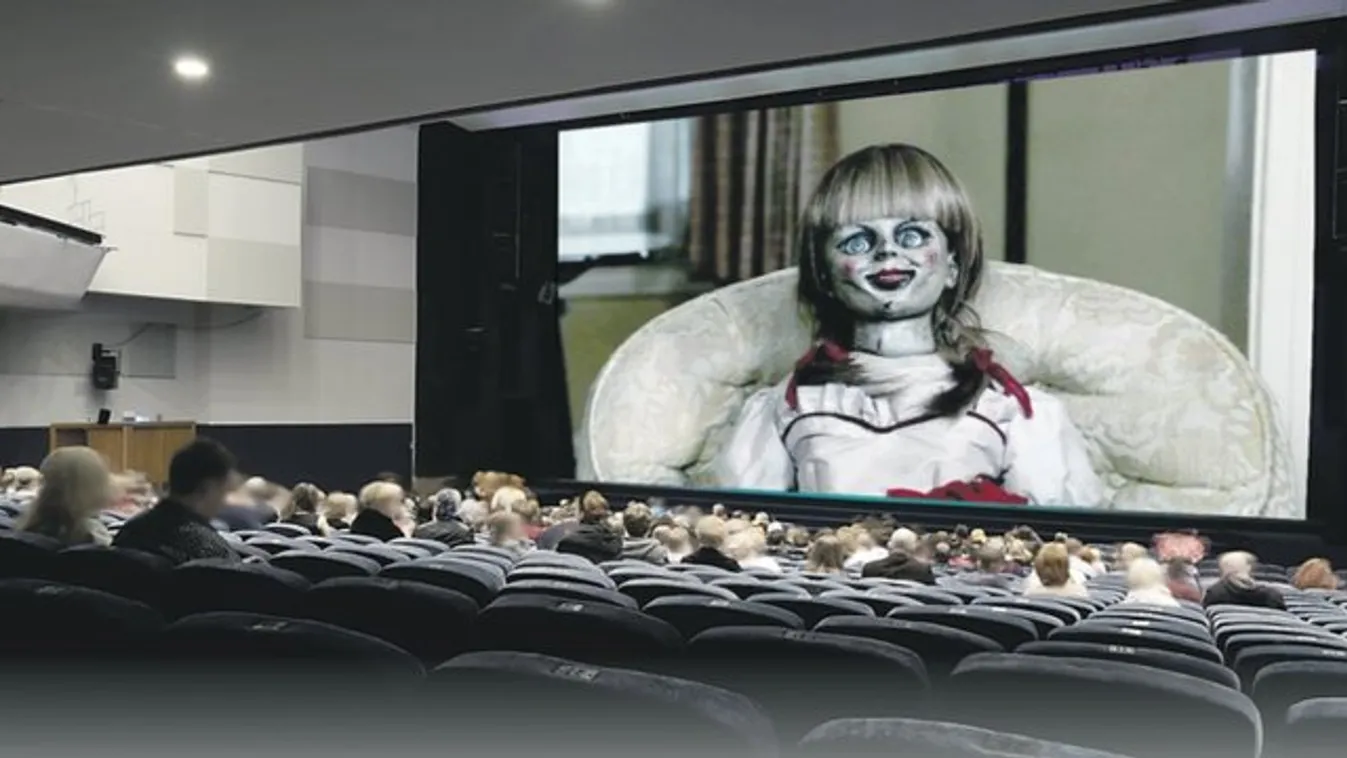 Horrorfilmre vitték moziba a kétéves kislányt