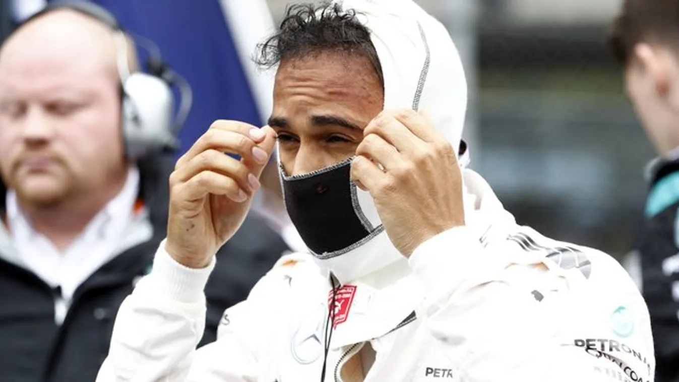 Mindent szétvert szobájában Hamilton