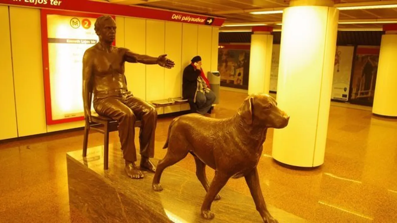 Ma Ön sem fog leszállni a Kossuth téren a metróról