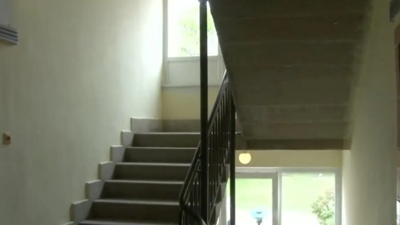Évekig élt élettársa holttestével a miskolci férfi - 18+ videó