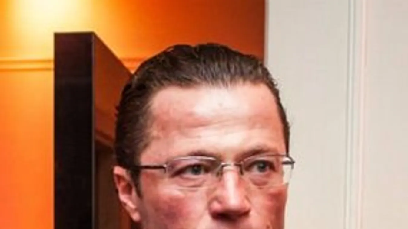 Szerepe hozta ki Stohl Andrásból a csalfa férfit