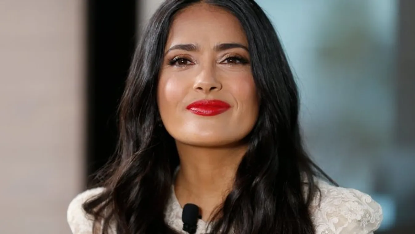 Salma Hayek husisan is szexi! fotó