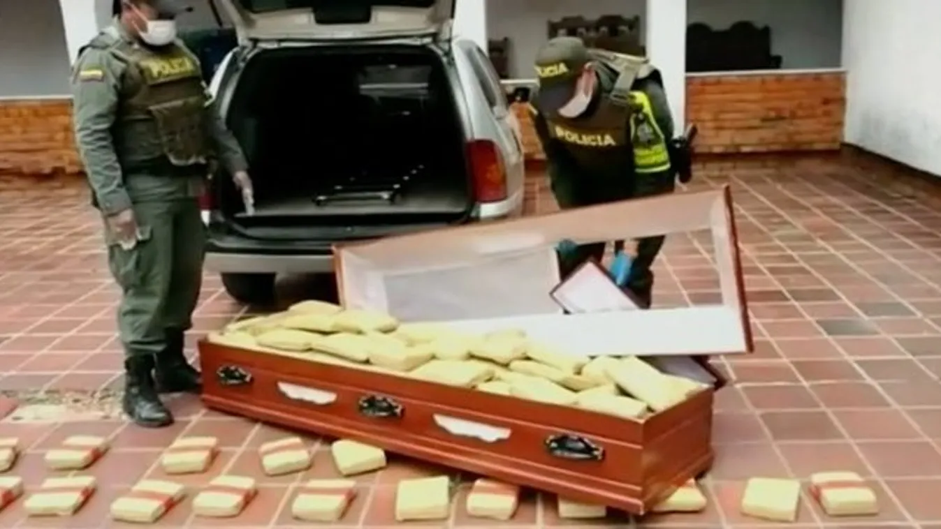 A rendőrök is meglepődtek, amikor 300 kiló füvet találtak a koporsóban