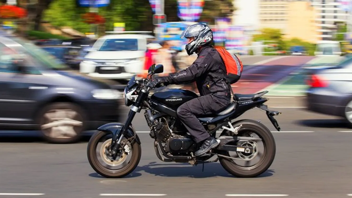 Megmentheti a motoros életét a védőfelszerelés