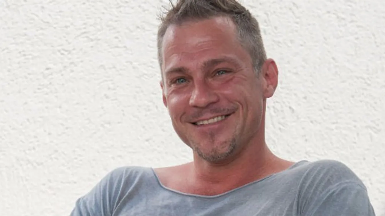 Hujber Ferenc: Dugsz velem? – aki nemet mond, az mehet a fenébe