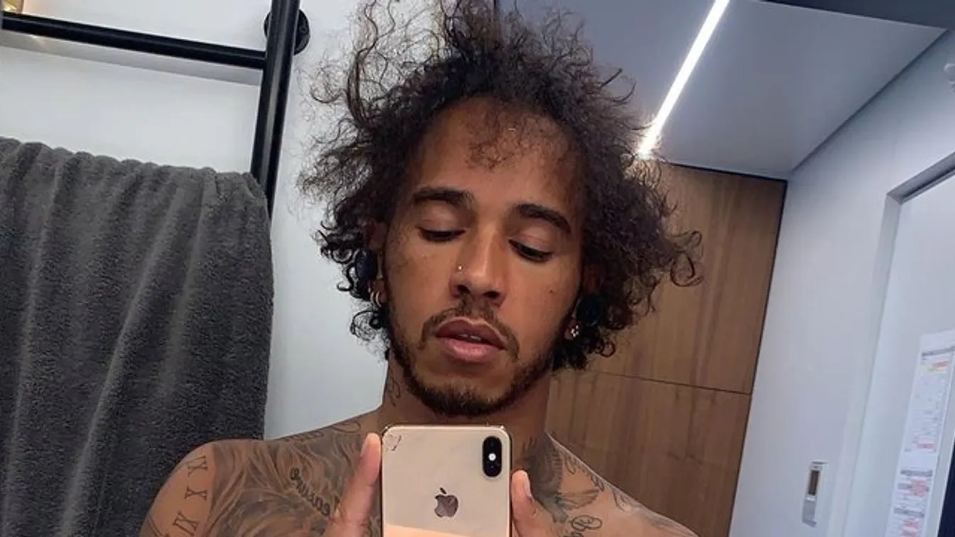 Lewis Hamilton tagadja a hajbeültetést