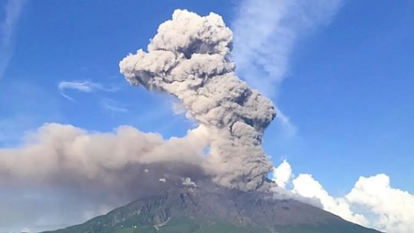 Hátborzongató videón rögzítették egy Japán vulkán kitörését – videó