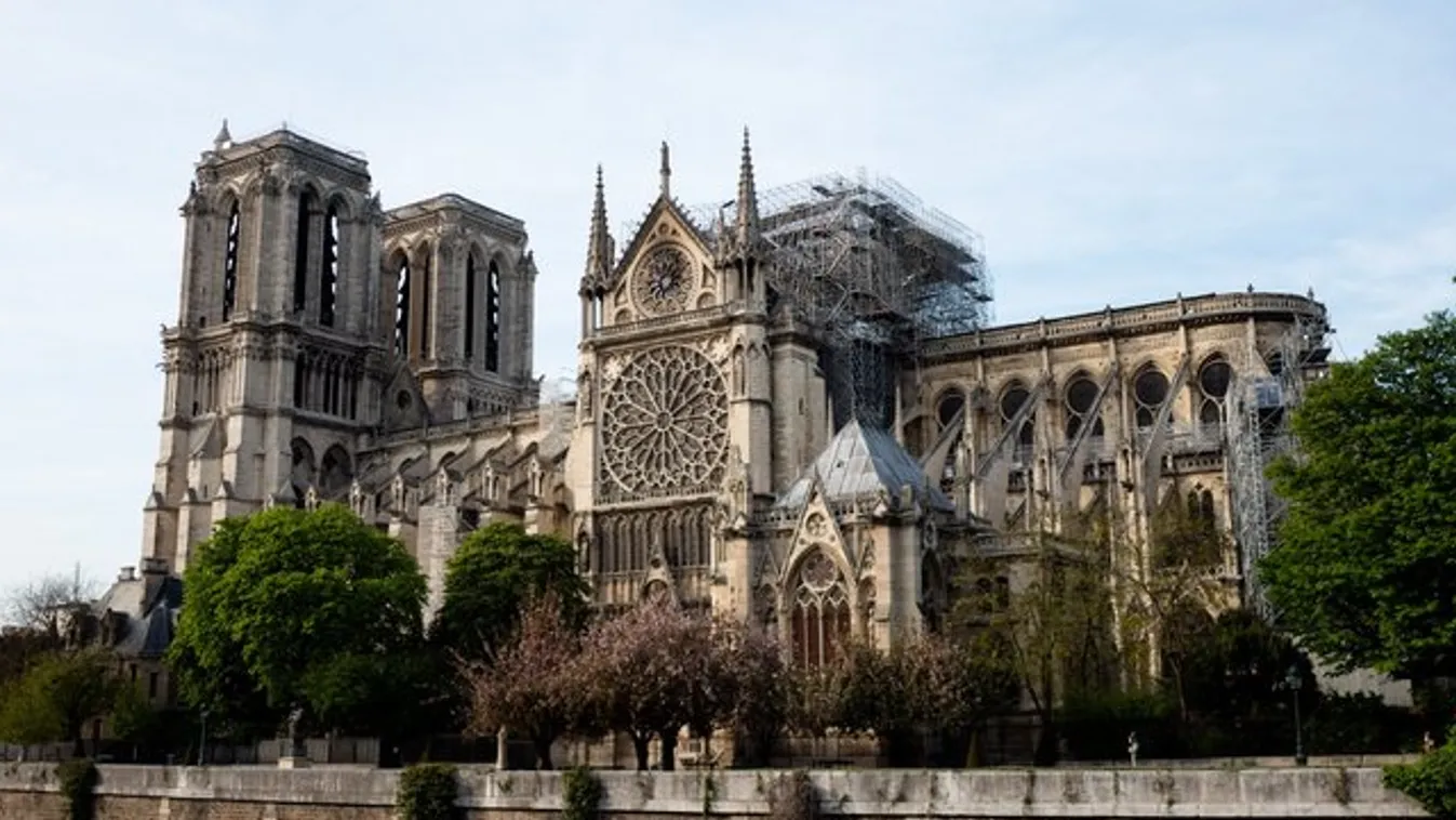 A Notre-Dame felújításán dolgozó munkások dohányoztak!