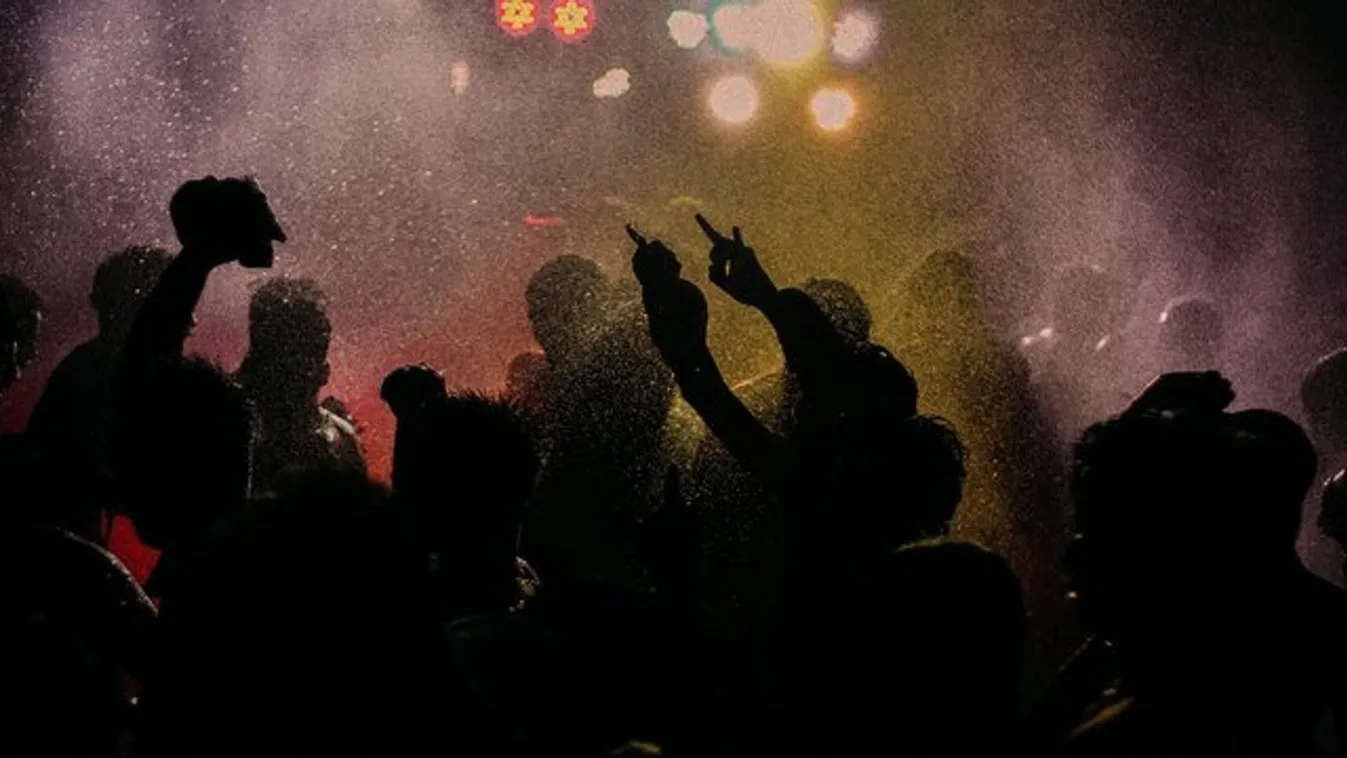 Leharapták egy fiú fülét a nagyszőlősi szórakozóhelyen, szemtanúkat keresnek – 18+ fotó