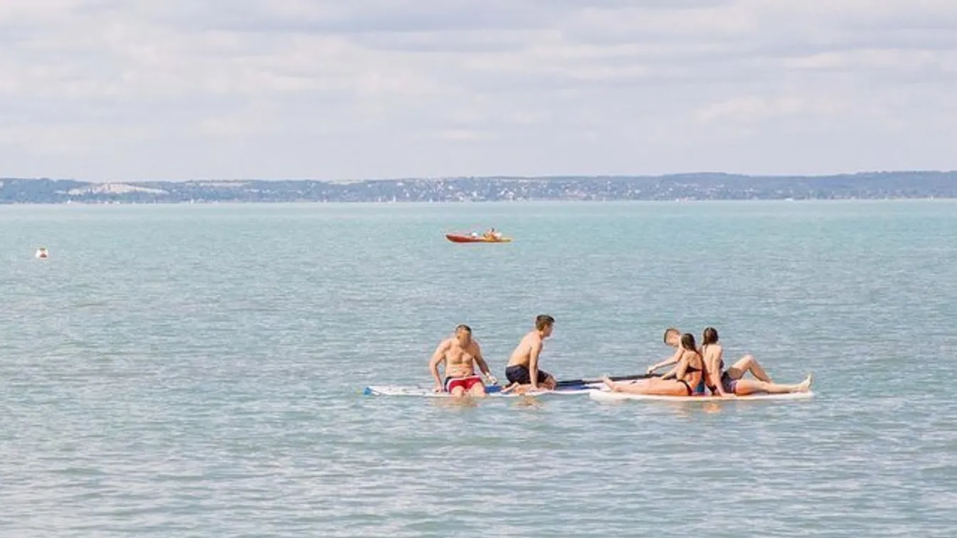 Strandolás közben, a Balatonban tűnt el egy 10 éves kislány
