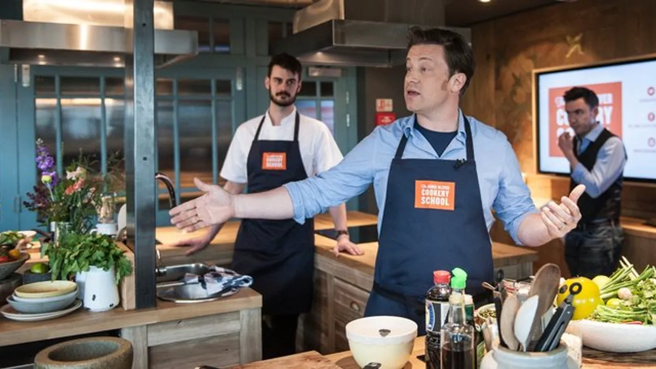 Jamie Oliver munkatársakat keres, kár, hogy így