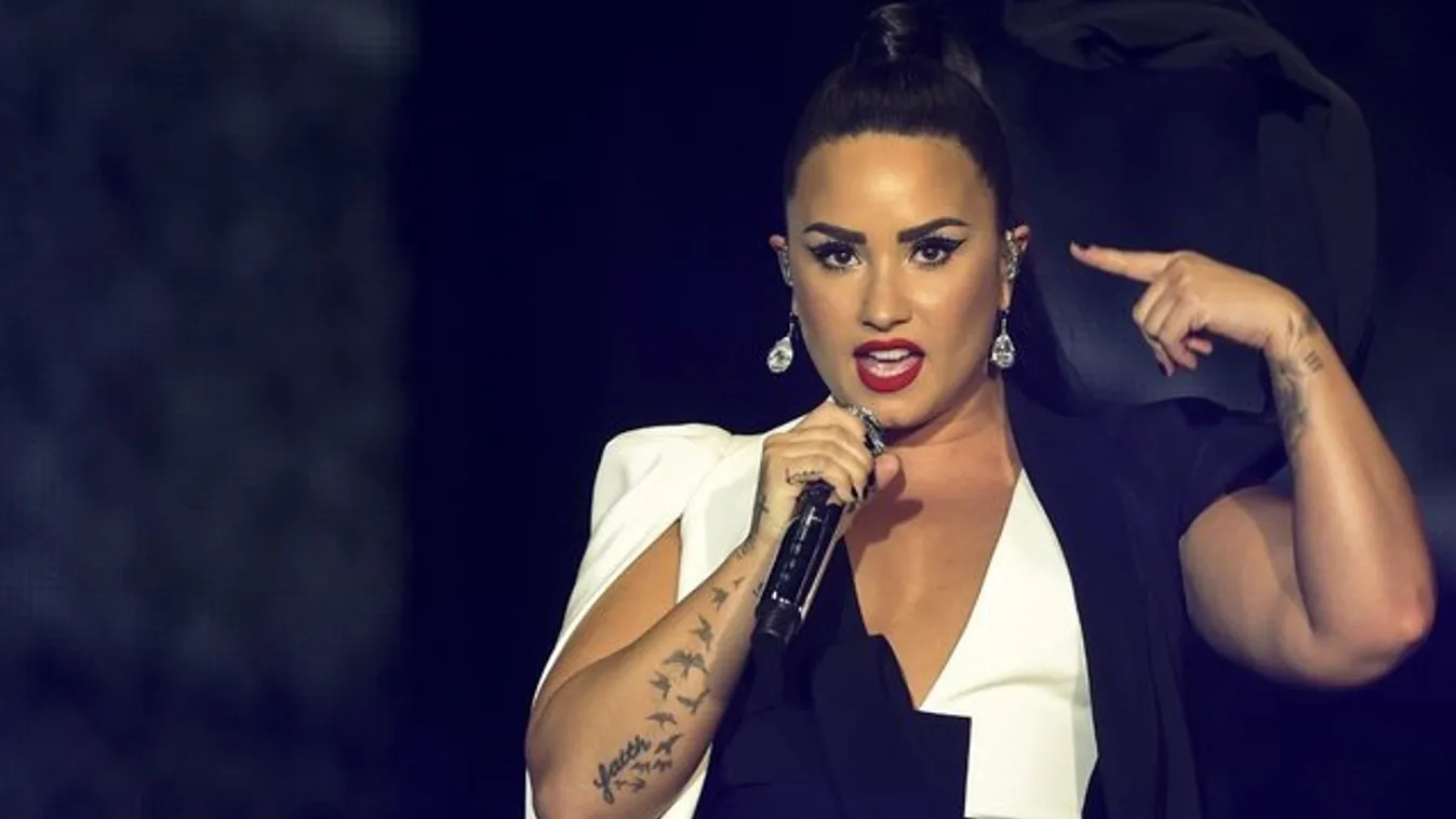 Már nem küzd a kilóival - Demi Lovato megmutatta, hogy néz ki bikiniben, retusálás nélkül