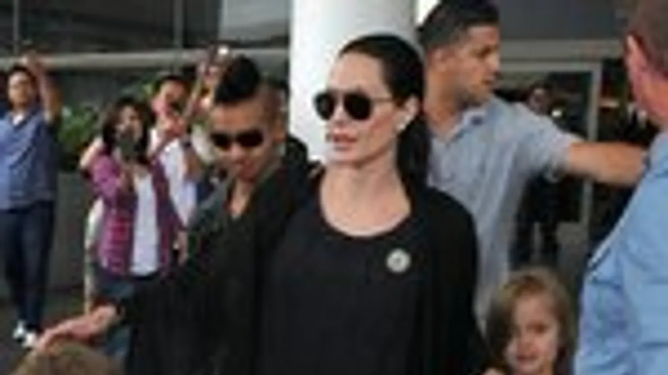 Együtt karácsonyozna gyerekeivel Pitt és Jolie