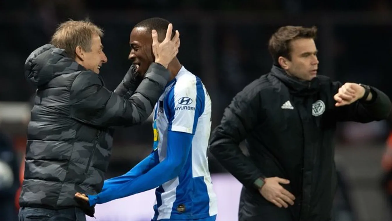 Megkurtította focistái szabadságát Klinsmann