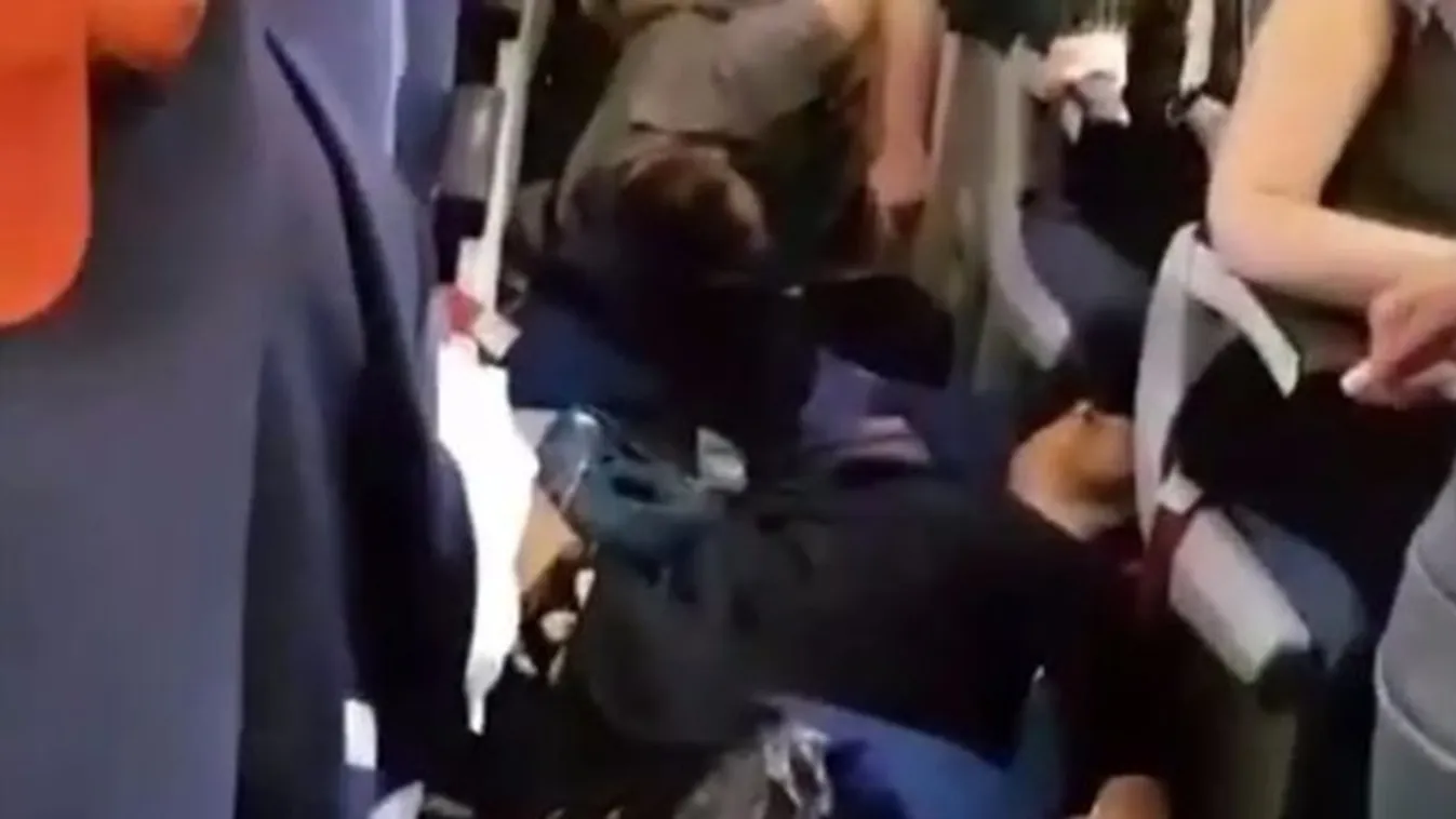 Káosz az utasszállítón: csak úgy repkedtek a testek a kabinban - videó