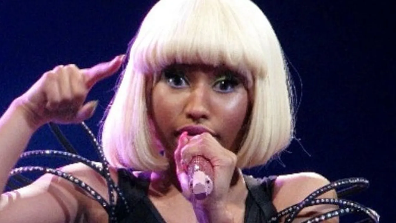 Kiverte a biztosítékot, amit Nicki Minaj a mellével csinált - videó