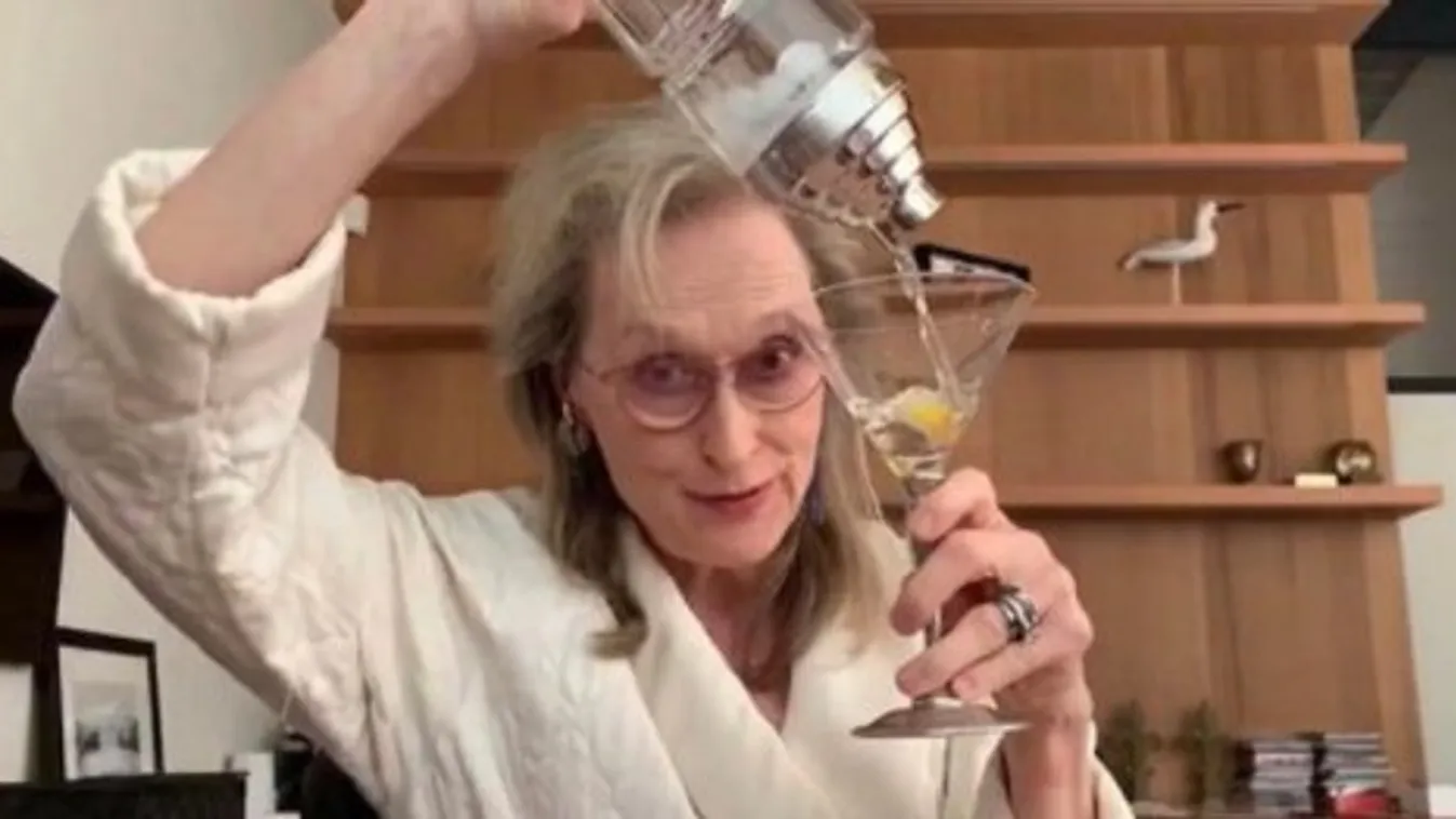 Nem lehet betelni a fördőköpenyben koktélozó Meryl Streeppel – videó