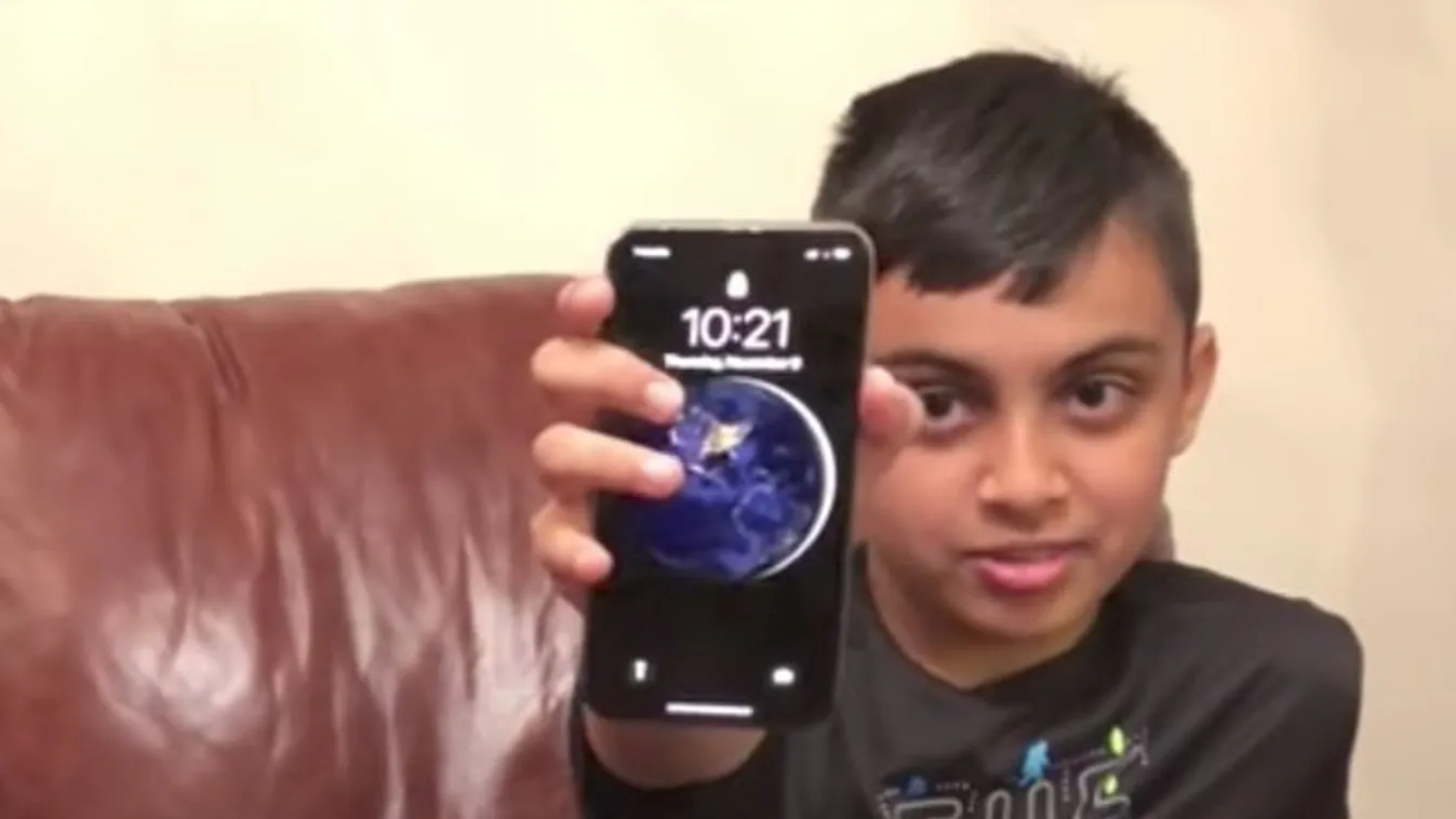 Ennyit ér az arcfelismerő? Ez a kisfiú simán feloldja anyu telefonját - videó
