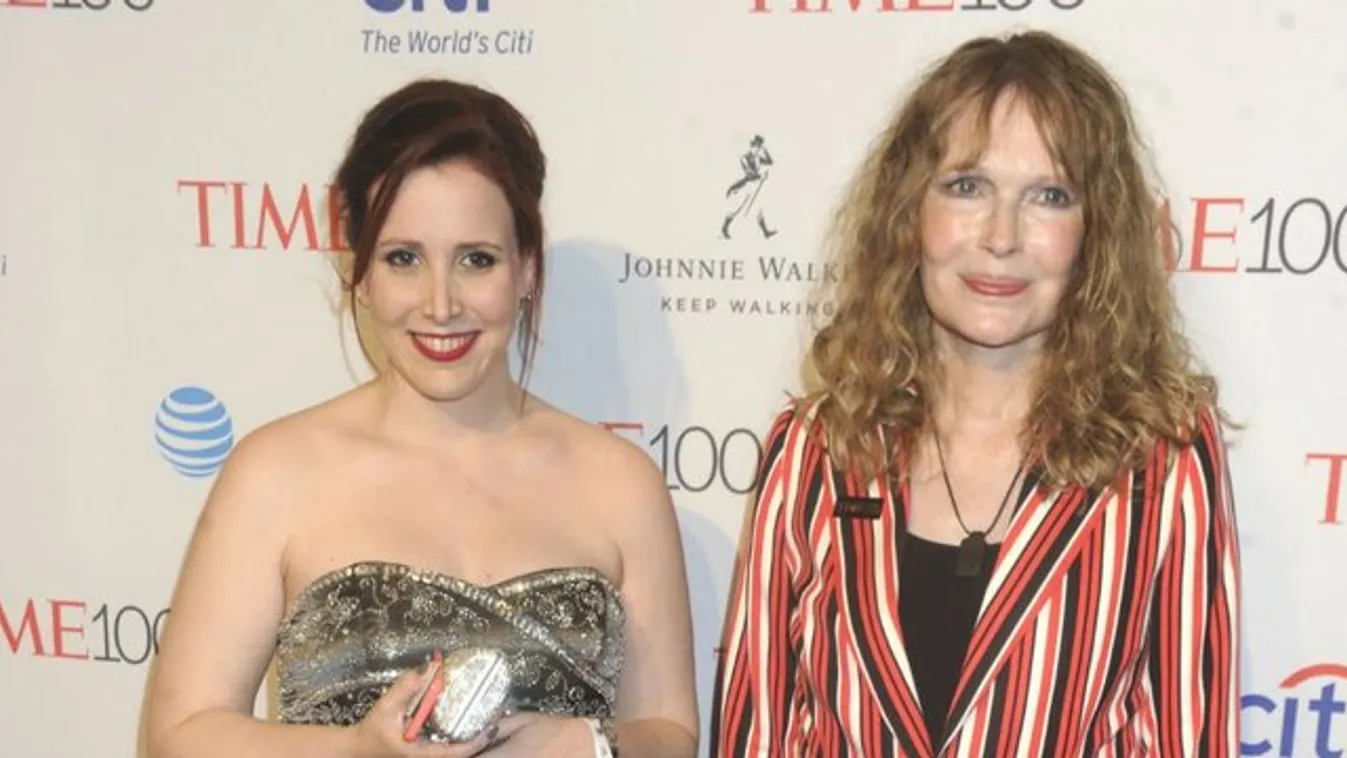 Mia Farrow elnémítaná a lányát