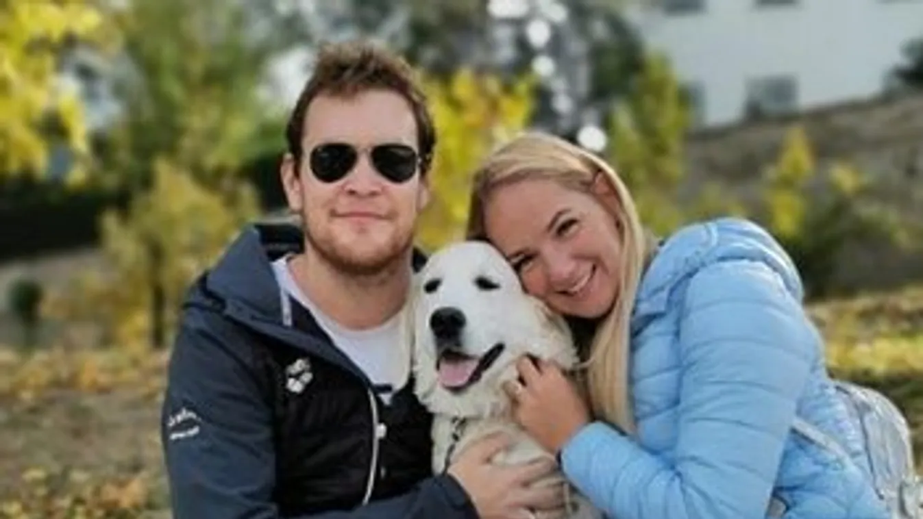 Instagram-sztár lett az úszópár kutyája