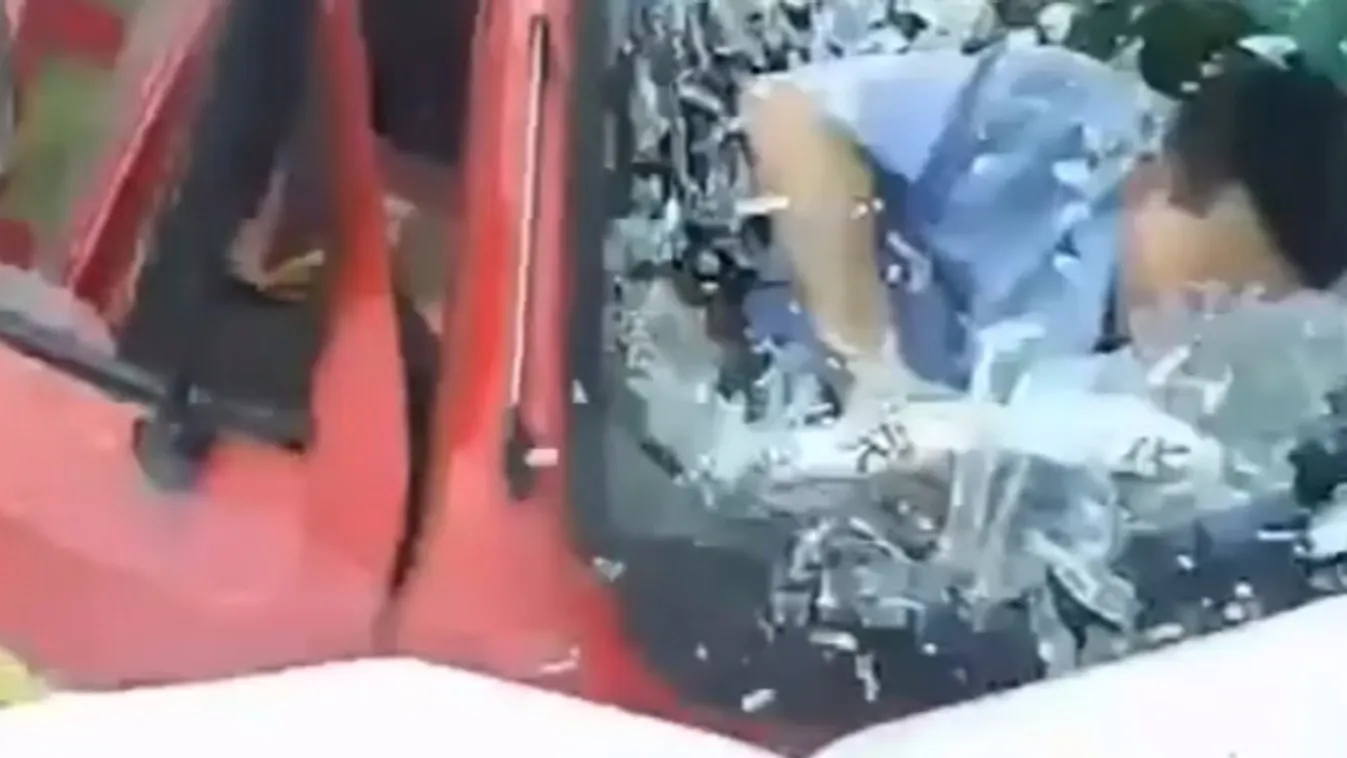 Ezért kössék be magukat, ha volán mögé ülnek - videó