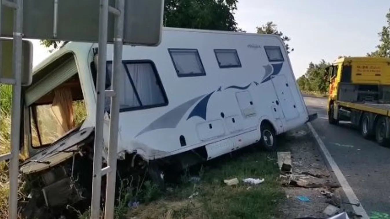Most jött: Videón a sárvári tömegkarambol helyszíne - elképesztő a pusztítás, több sérült is van