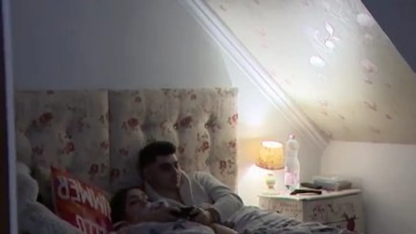 Így akadályozza meg Gáspár Győzike, hogy Virág szexeljen: egész éjszaka zaklatja a fiatal párt – Videó