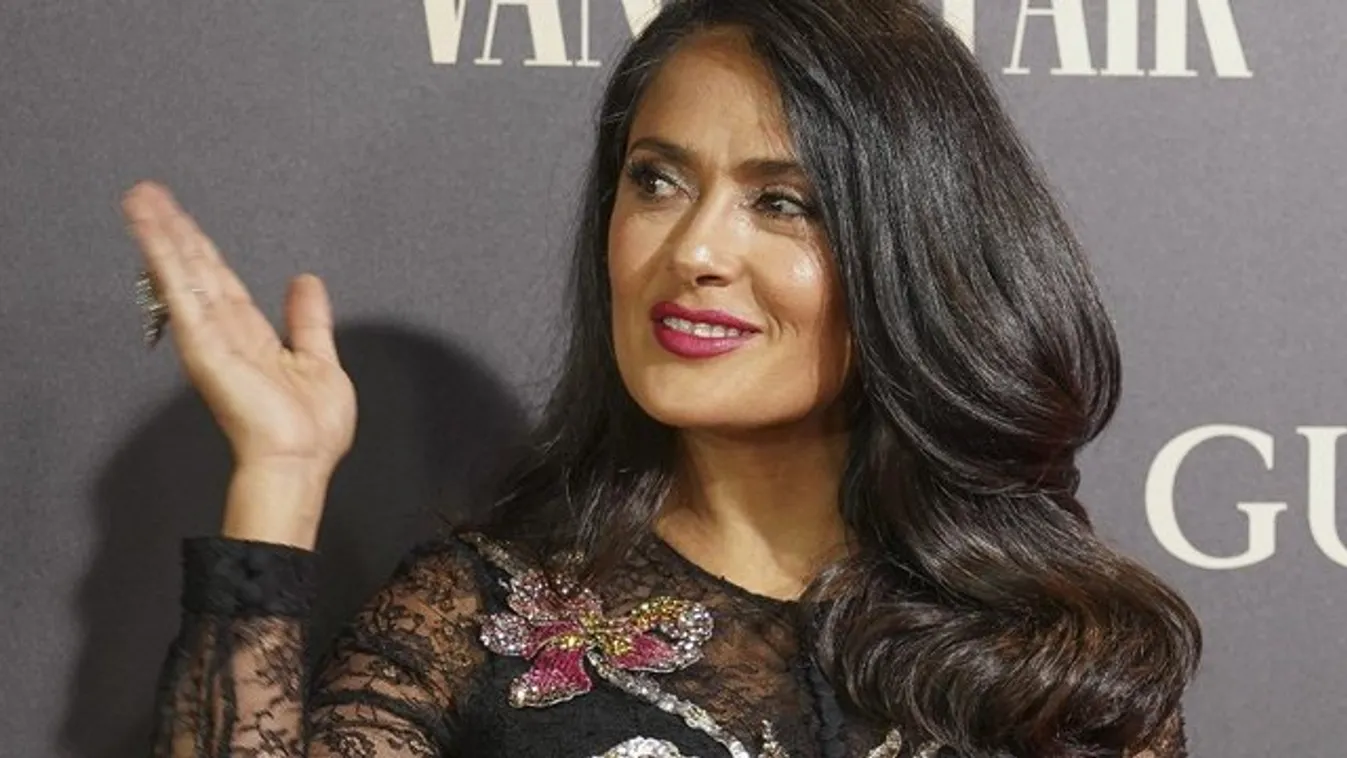 Salma Hayek melleit még az is észreveszi ezeken a fotókon, akinek csukva van a szeme